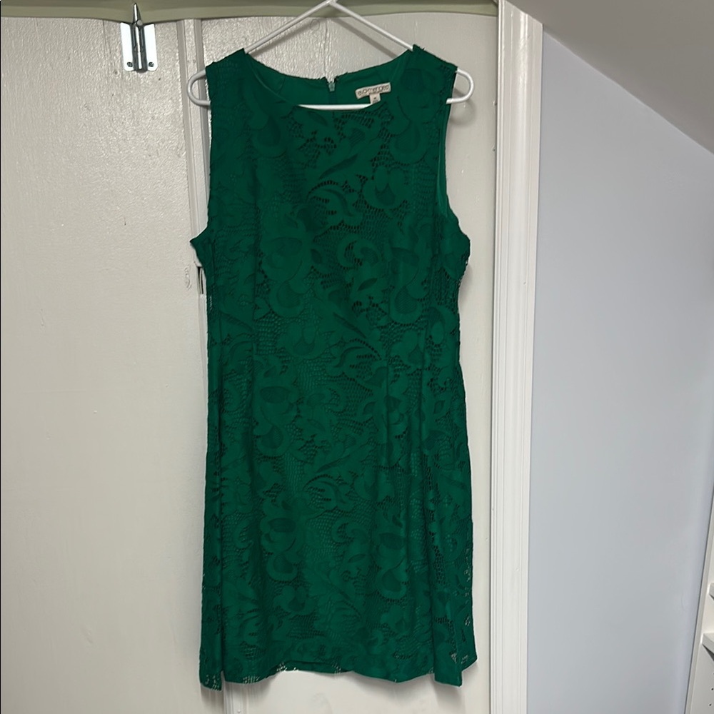Green Lace Sleeveless Dress